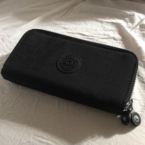 Kipling double zip wallet